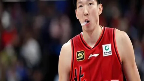 国足惨败越南！翟志刚太空站见证1-3失利